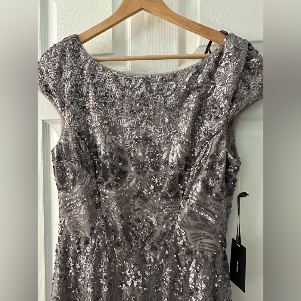 NWT Vera Wang Glitter Dress Gown